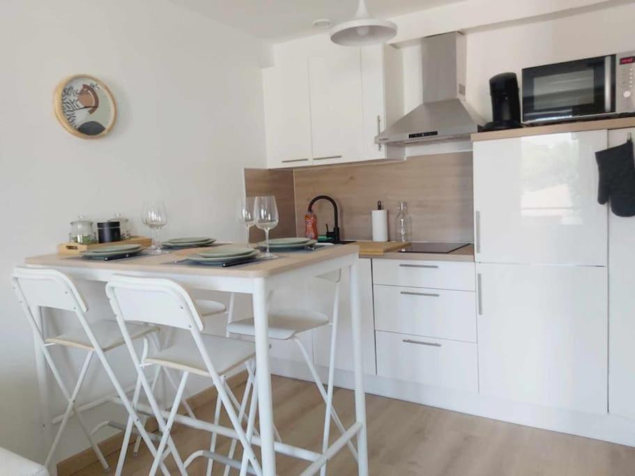 Ferienwohnung Les Coteaux De Mahe Tournon-sur-Rhone Exterior foto